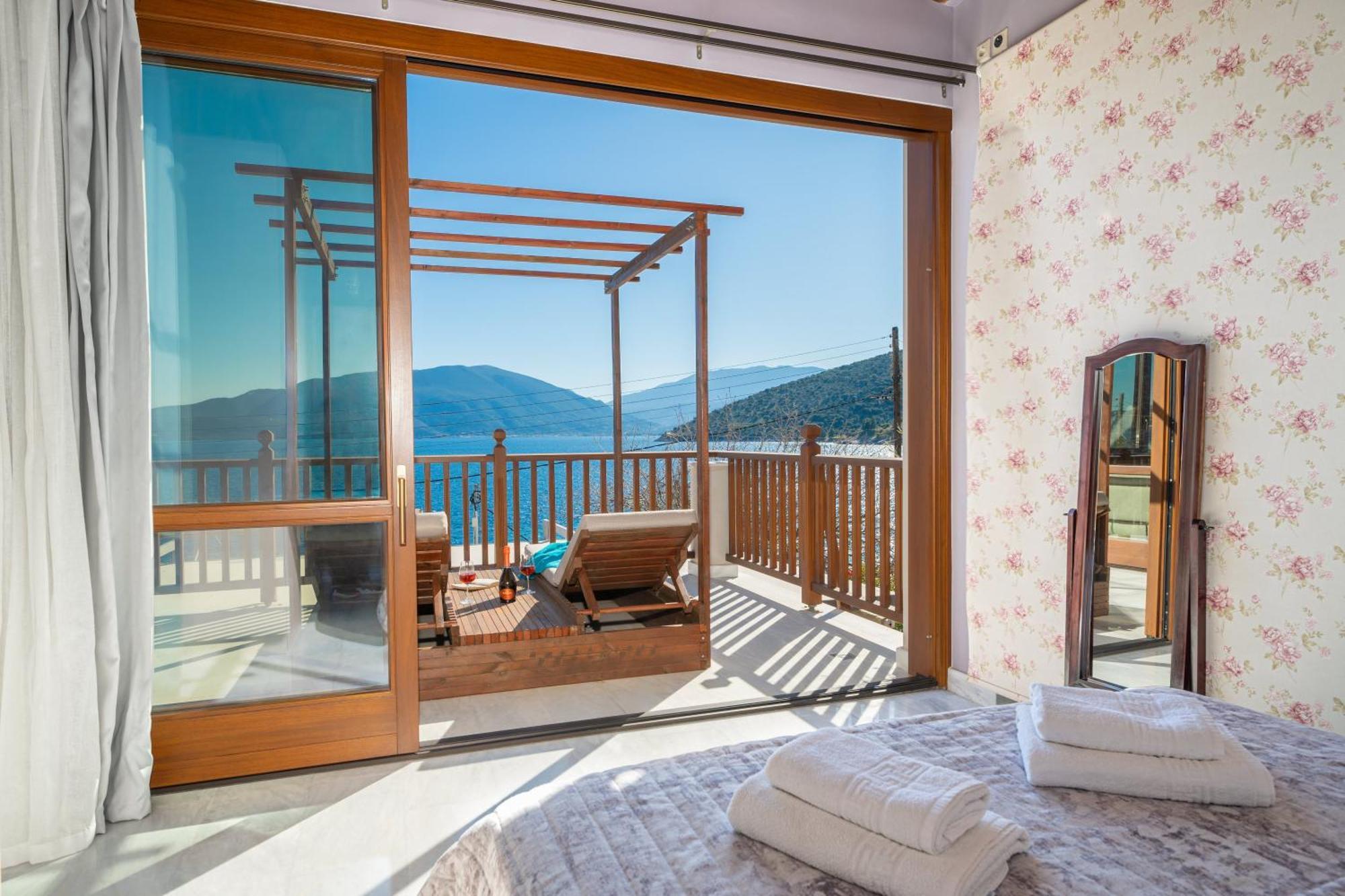 Sea Rock Apartment Айя-Евфимия Экстерьер фото